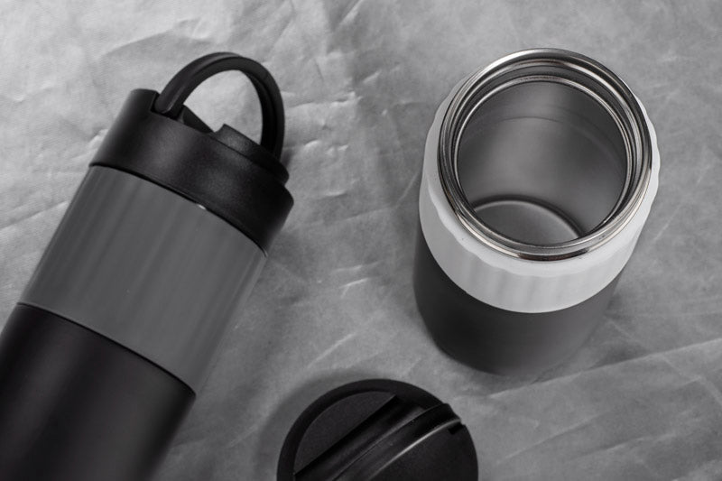 Vakuma pudele HOLDEN 500 ml melna ar pelēku