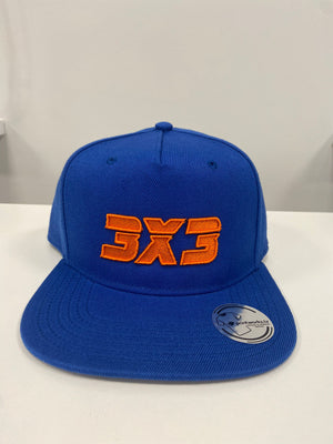 Cepure 3X3 zila ar taisnu nagu un oranžo izšuvumu